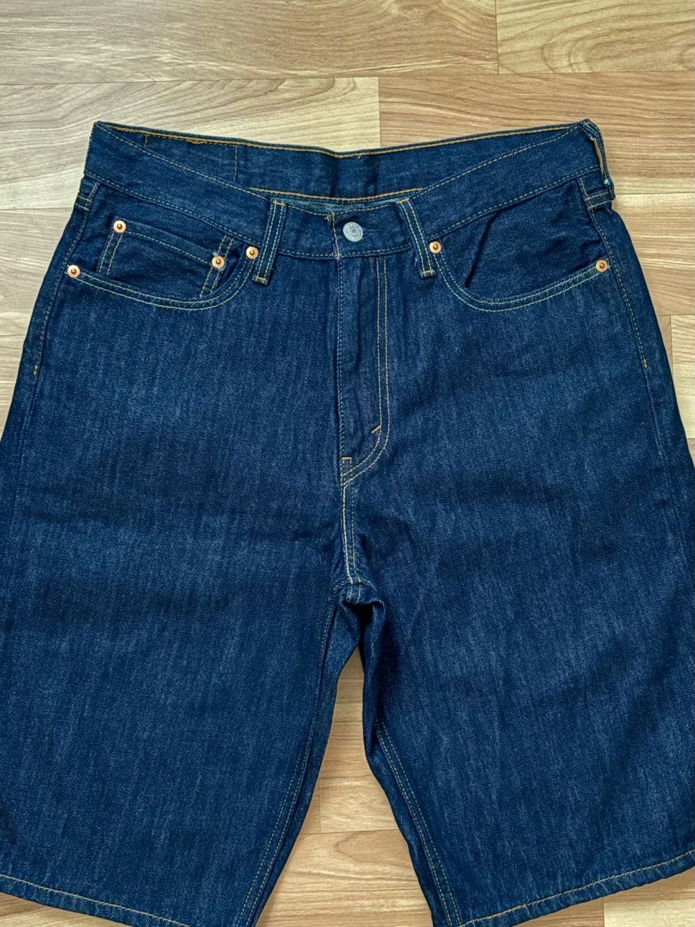 Levi’s Dark Wash 12” Denim Shorts Jorts Size 31 Festival Retro Vintage Style Y2K